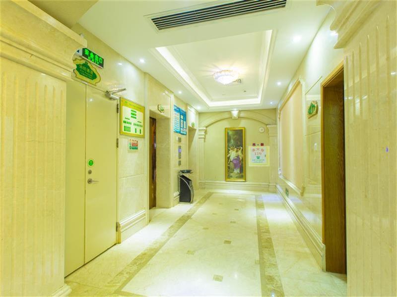 Vienna Hotel Zhanjiang Coast Avenue Exterior photo