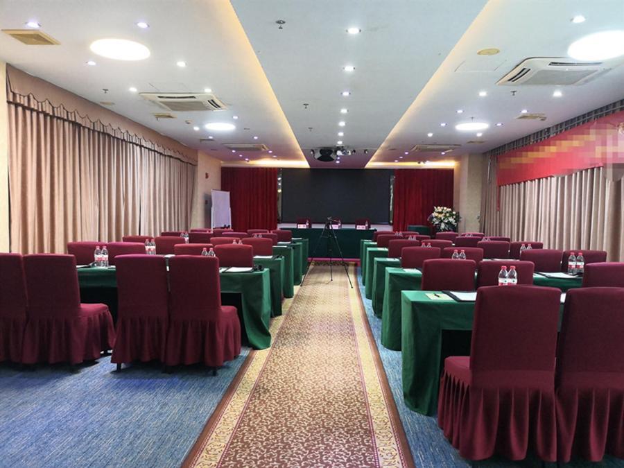 Vienna Hotel Zhanjiang Coast Avenue Exterior photo