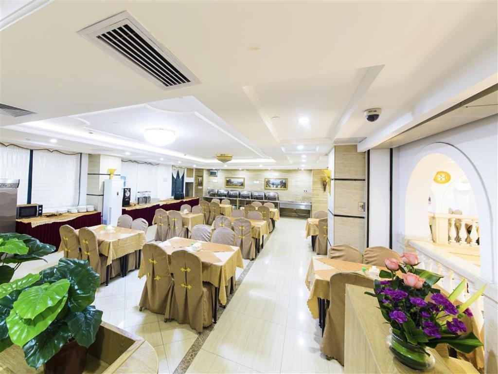Vienna Hotel Zhanjiang Coast Avenue Exterior photo